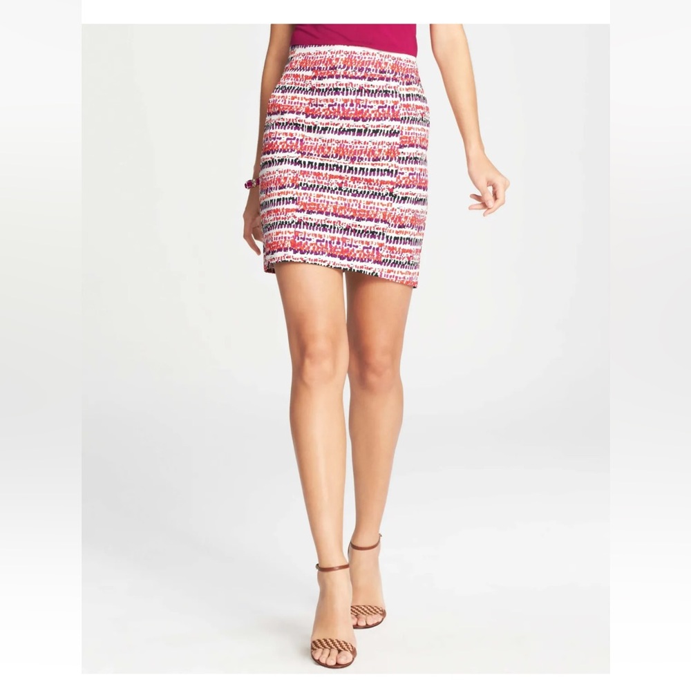 Ann Taylor Madison Skirt size 4‎ Petite Aztec mini office casual